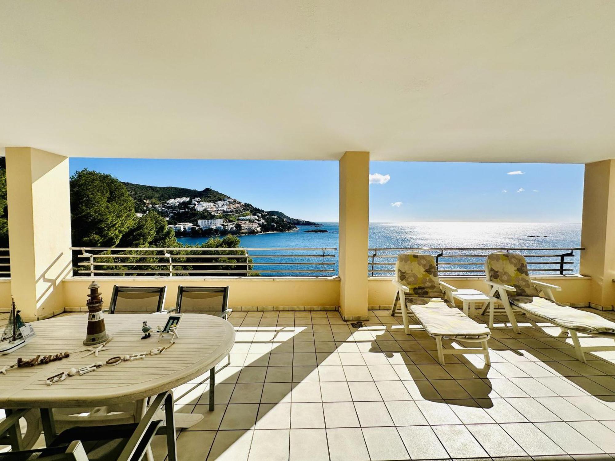 Vacaciones Zona Privilegiada: Frente Al Mar Con Terraza, 2 Hab., Rutas De Senderismo, Canyelles Petites - Es-258-72 Apartment *